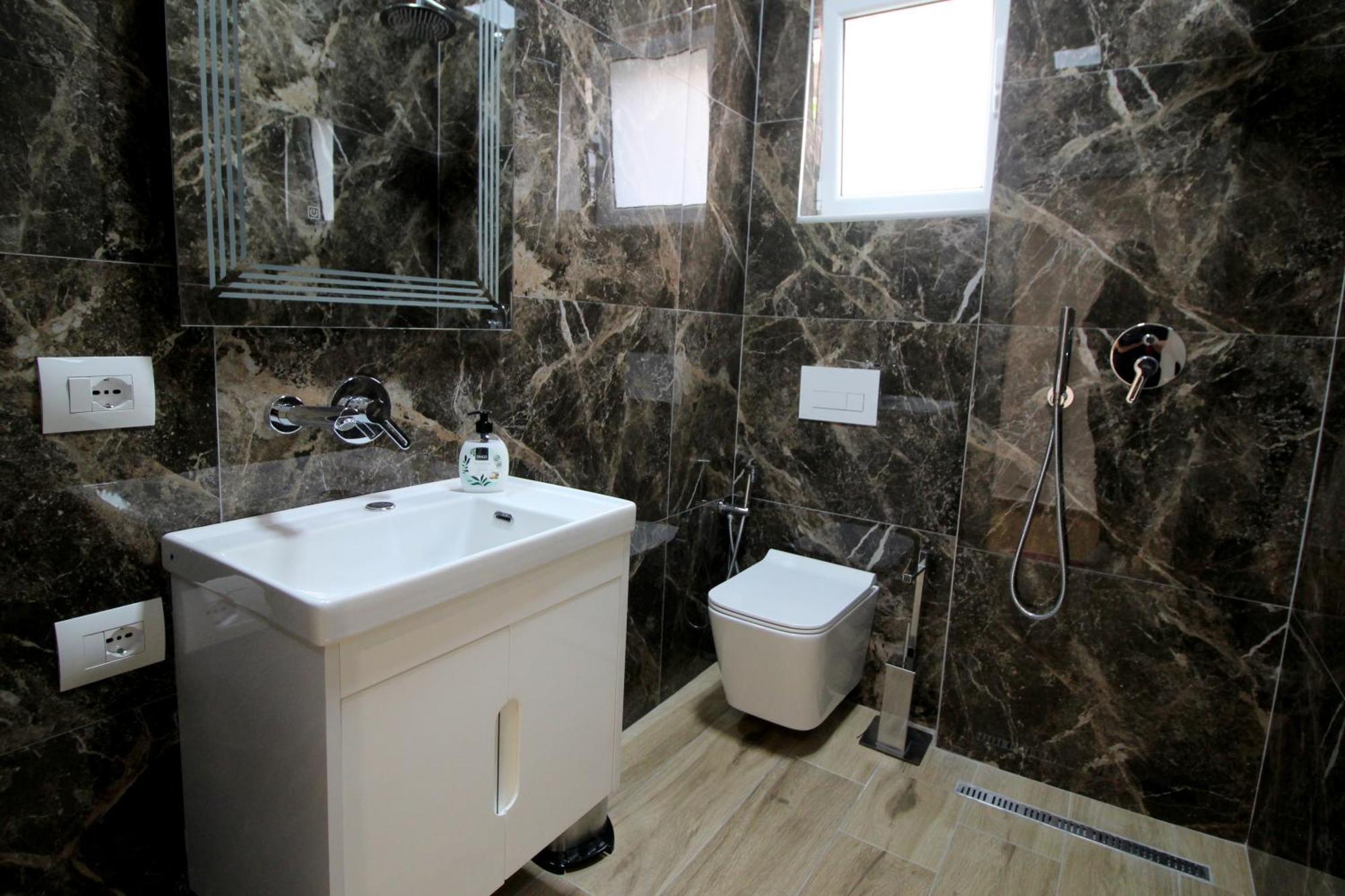 Alis Apartments Sarandë 외부 사진